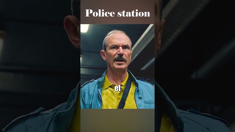 El hombre irrumpió solo en la estación de policía por la recompensa.#movie #shorts