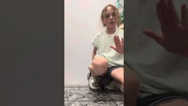 Cool fingerboardimg trick! 𓆡