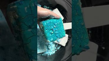 Icy Blue & Plain White Chalk