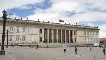 Colombian flags at half-mast in Bogota after presidential hopeful dies | AFP