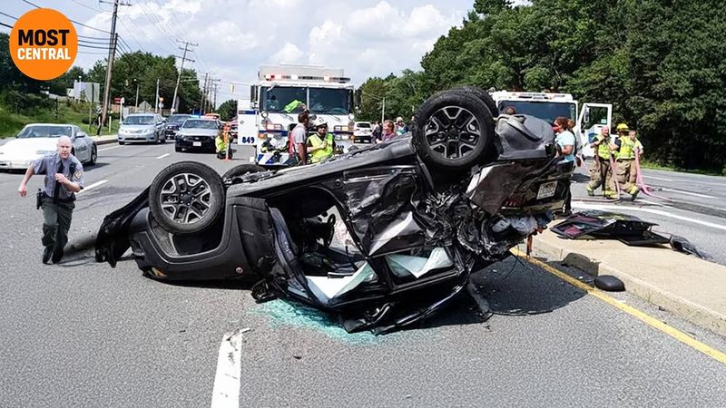 Brutal Car Crash Moments Caught on Camera – When Idiots Take the Wheel!