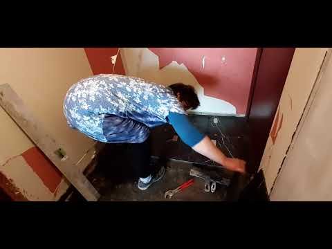 Режу плиткорезом SIGMA. Укладываю плитку на СВП.