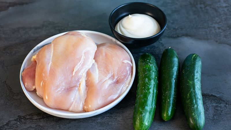 Когда есть только грудка, огурцы и майонез. Летний салат ацецили