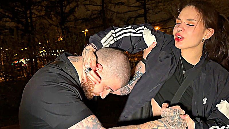 ЛЕВ ПРОТИВ - ЖEСTЬ В ПАРКЕ / УДАРИЛИ СОТРУДНИКА СКОРОЙ ПОМОЩИ. Часть 2