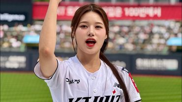 ‘승리하라 열광하라‘ KT 위즈 예쁨 담당 이예빈 치어리더