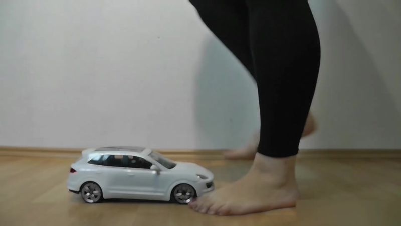 Giant Girl Crushes Porsche Cayenne Turbo Car With Barefoot 😍😍🥵🥵#toyca...