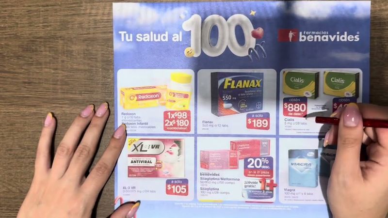 Folleto de ofertas de farmacia.