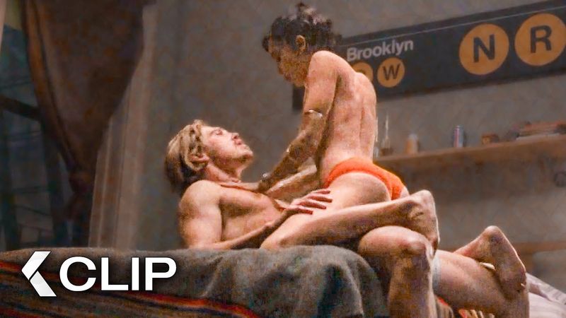 Austin Butler & Zoë Kravitz HOT Kissing Scene - CAUGHT STEALING Clip (2025)