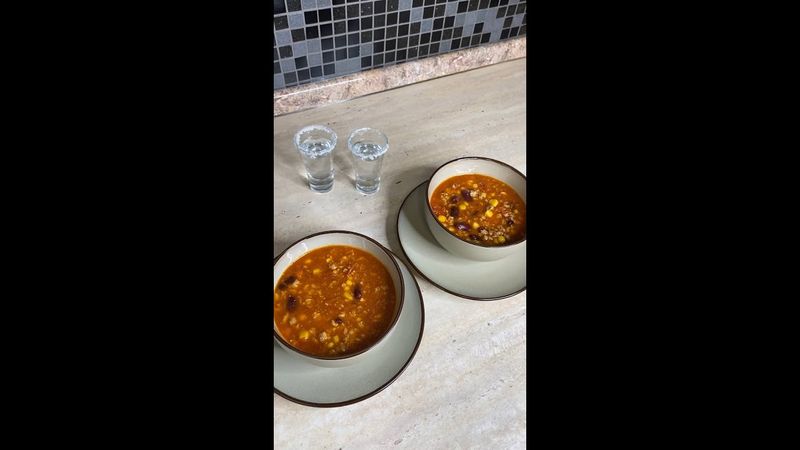 Мексиканский супчик под текуилу)) Смотреть со звуком)