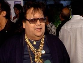 Bappi Lahiri bedecked in heavy gold chain: Wish yo happy New Yar, Bada maza aya!