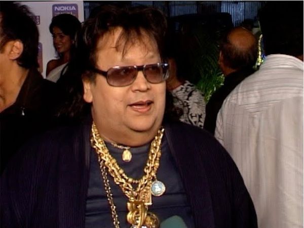 Bappi Lahiri bedecked in heavy gold chain: Wish yo happy New Yar, Bada maza aya!