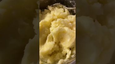 Mashed potatoes with milk and butter