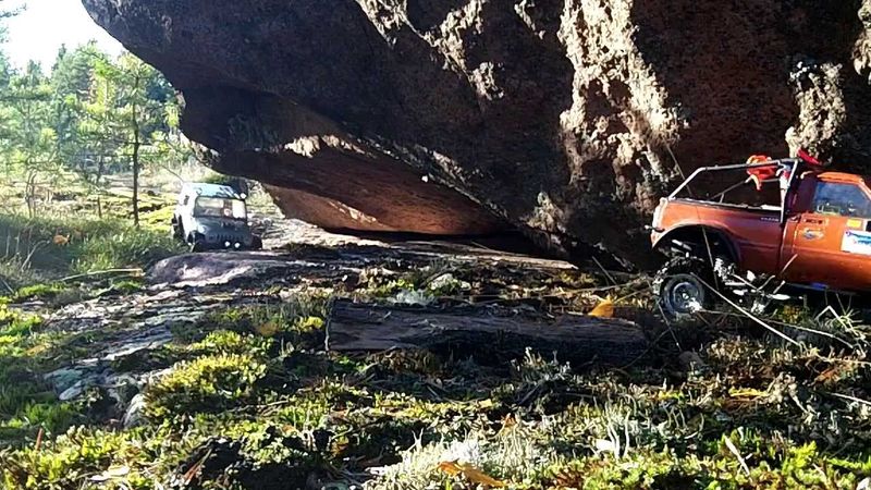 Sunday RC offroad trail with Hilux & Wrangler