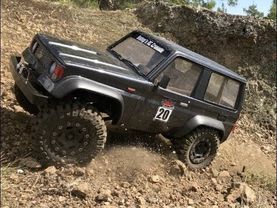 MST CMX Toyota LJ70 Crawling - DJI OSMO Mobile