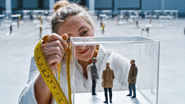 В будущем ЛЮДИ станут РОСТОМ ВСЕГО 12 см, чтобы спастись от апокалипсиса