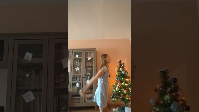 Просто растягиваюсь и занимаюсь каждый день!