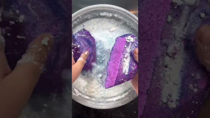 Chalk heart water crush #oddlysatisfying #asmr #asmrcommunity #gymchalk #satisfying #shorts