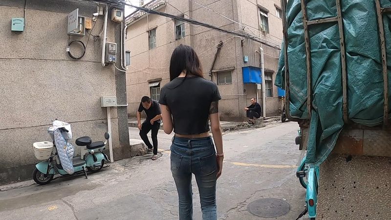 #深圳邪骨 深圳城中村找家政骨妹，19歲剛從按摩專業學校畢業，手法獨道。