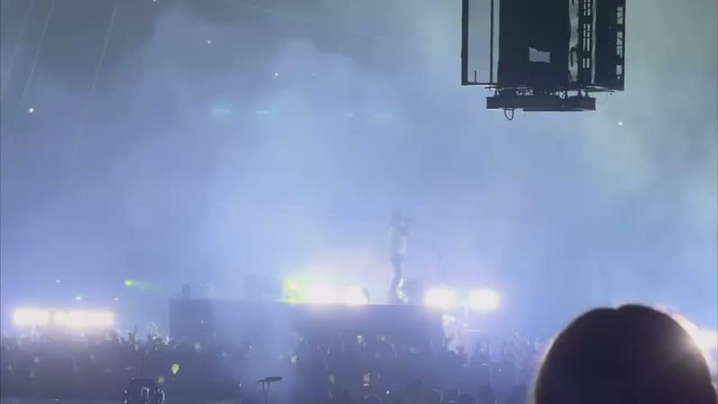 Guess Hit me hard and soft tour visual