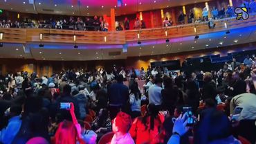 "Shanghai: Dopo la rappresentazione di Les Misérables, il pubblico si è alzato in piedi e ha cant...