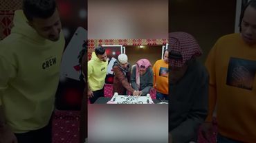 الشباب يحتفلون بتخرج كفتة