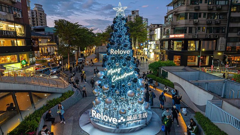 🇹🇼 Christmas Night Walk Exploring Unique Zhongshan District Taipei | TAIWAN ASIA TOUR 4K HDR