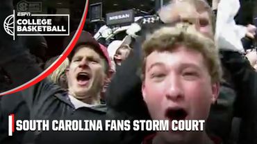 SOUTH CAROLINA FANS STORM COURT AFTER UPSETTING KENTUCKY 😱 | ESPN College Basketball