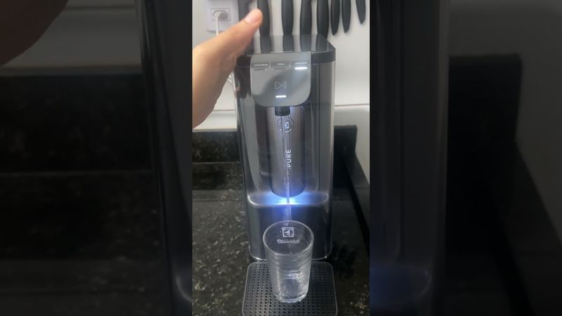 Purificador Electrolux Pure 4x Água Gelada, Fria e Natural com Painel Touch Cinza (PE12G) - Bivolt