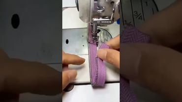 fazendo uma bolsa de zíper???? é isso??? #costuretododia #machine #sewing