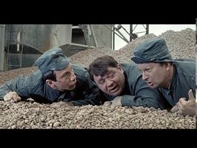 Джентльмены удачи. Савелий Крамаров песня "Ялта", не вошедшая в фильм.