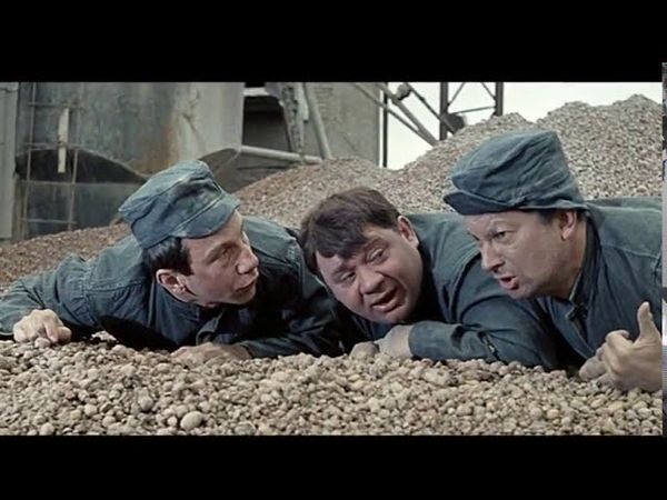 Джентльмены удачи. Савелий Крамаров песня "Ялта", не вошедшая в фильм.