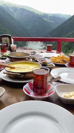 Hadi herkes memleketini yazsın bakalım#uzungöl #karadeniz #dere #çay ...