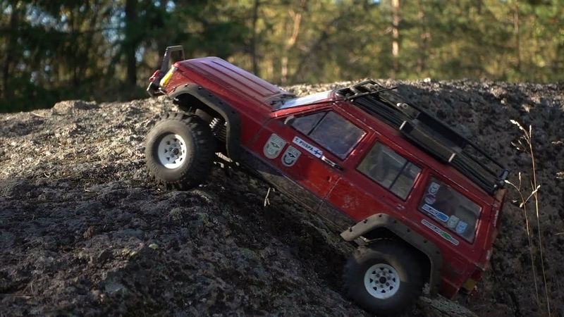 RC offroad action - Jeep Cherokee XJ - Axial SCX10.ii RBK crawling