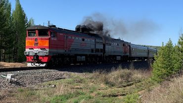 Diesel locomotive of Russia. Passenger train "Krasnoyarsk - Karabula"
