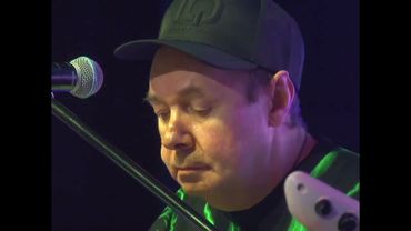 Елена Савельева - Надежная дверь (слова и музыка Сергея Кузнецова)