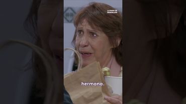 Chuzita pierde su autobús y queda a merced de su suerte #LaRosaDeGuadalupe #Uninovelas