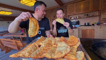 НАШУМЕВШИЕ ЧЕБУРЕКИ, СЕКРЕТНЫЙ РЕЦЕПТ ОТ РУСЛАНА, ЧЕБУРЕКИ ЛУЧШЕ ЧЕМ ДОМА И НА РЫНКАХ