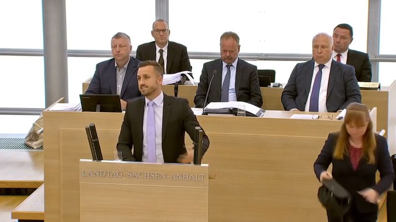 Marla Svenja Liebich Linksextremisten zahlen über Vereine über 35 Euro die Stunde an eigene Leute