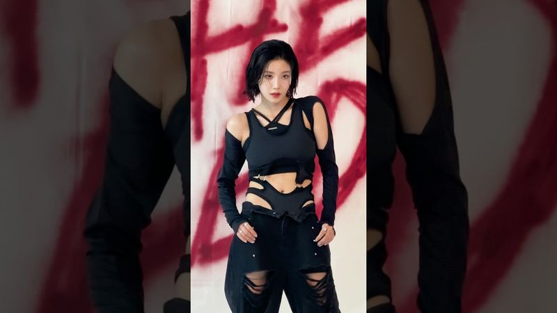 여기저기서 나타날 거야🦹🏻‍♀️ #권은비 #KWONEUNBI #Shorts