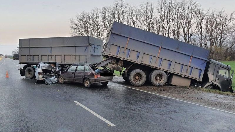 Жуткие дтп с грузовиками и другими автомобилями.