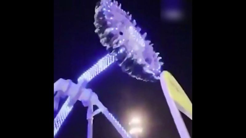 В Саудовской Аравии рухнул аттракцион с людьми