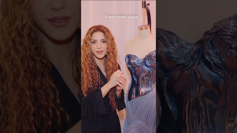 ESTE ES EL VESTIDO DISEÑADO POR GAURAV GUPTA EN ACRÓSTICO DURANTE EL TOUR LMYNL #lmynlworldtour