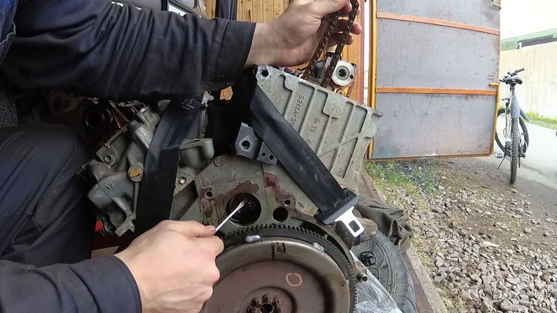 Ford Explorer 2 SOHC снятие двигателя. Замена цепей ГРМ.