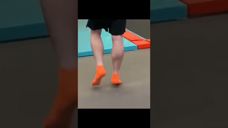 Почему у ПАПИЧА огромная голень?