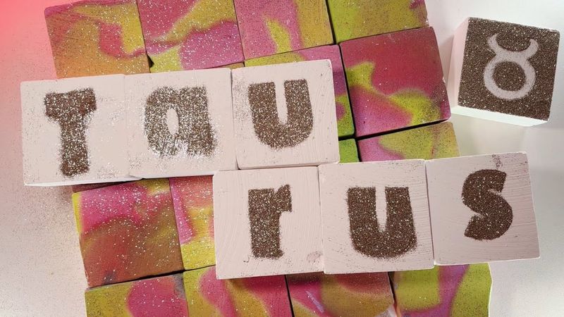 ASMR♉Taurus| 16 Soft dyed&7 Crispy Plain | Gym Chalk Crush | Sleep Aid | Oddly Satisfying |