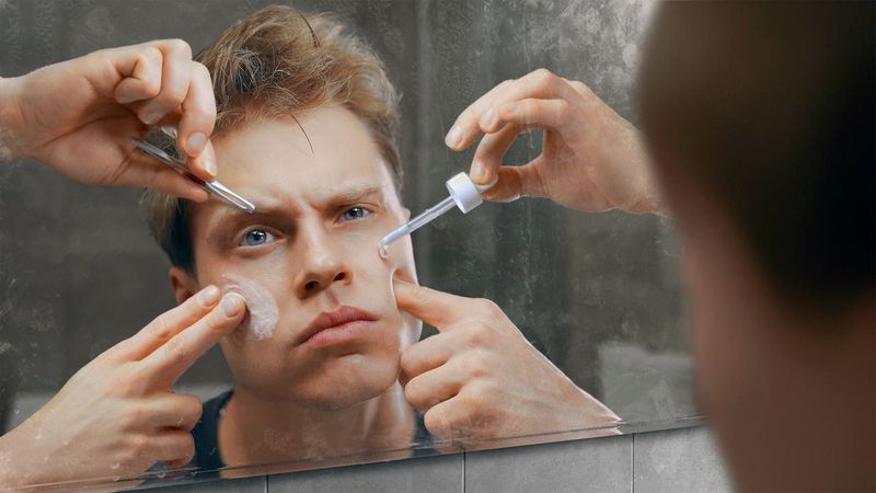 Ухаживал за собой как девушка, но я парень — и вот что понял