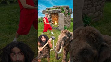 PRIMAL HOUSE vs CAVEMEN!🛖🪓👣