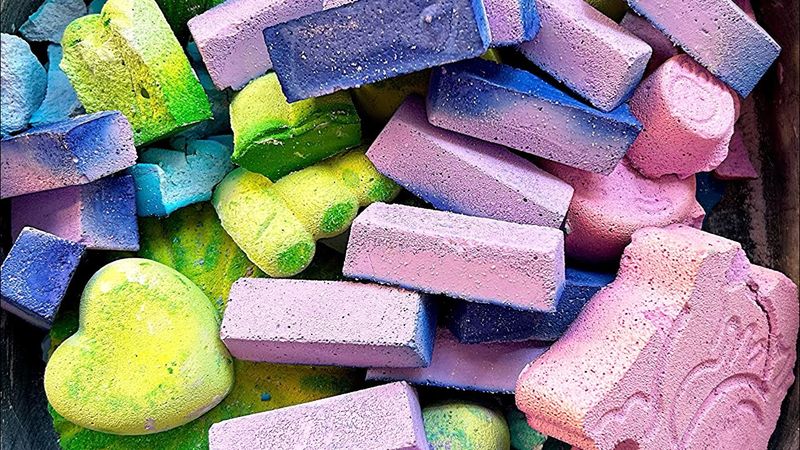 Leftovers bucket | asmrgymchalk | please subscribe | satisfying | crunchy | powdery