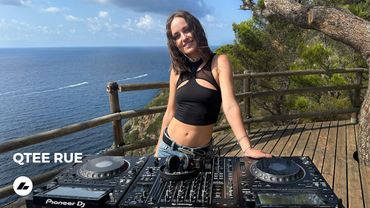 QTEE RUE - Live @ Radio Intense, Spain / Melodic Techno 2025 DJ mix