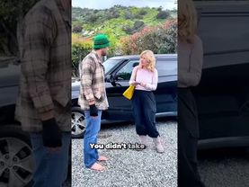 Kind woman helps homeless man!😳🥹🥹